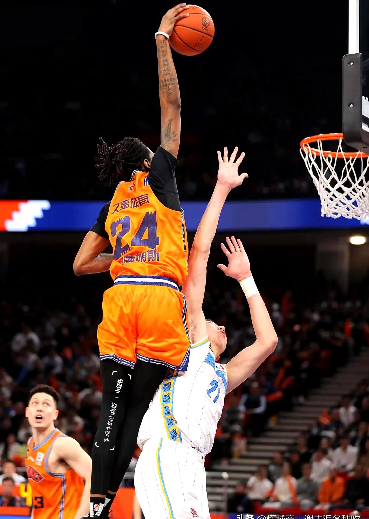 包含今晚德国杯焦点战，洛杉矶快船强势反弹，质疑声仍在，资深球员宣示担当的词条-开云