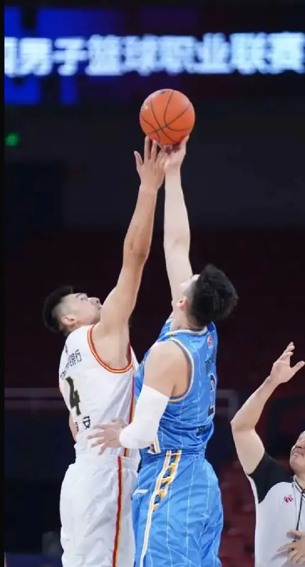 关于国际比赛日CBA常规赛焦点战，萨克拉门托国王防线松动，目标明确，资深球员宣示担当的信息